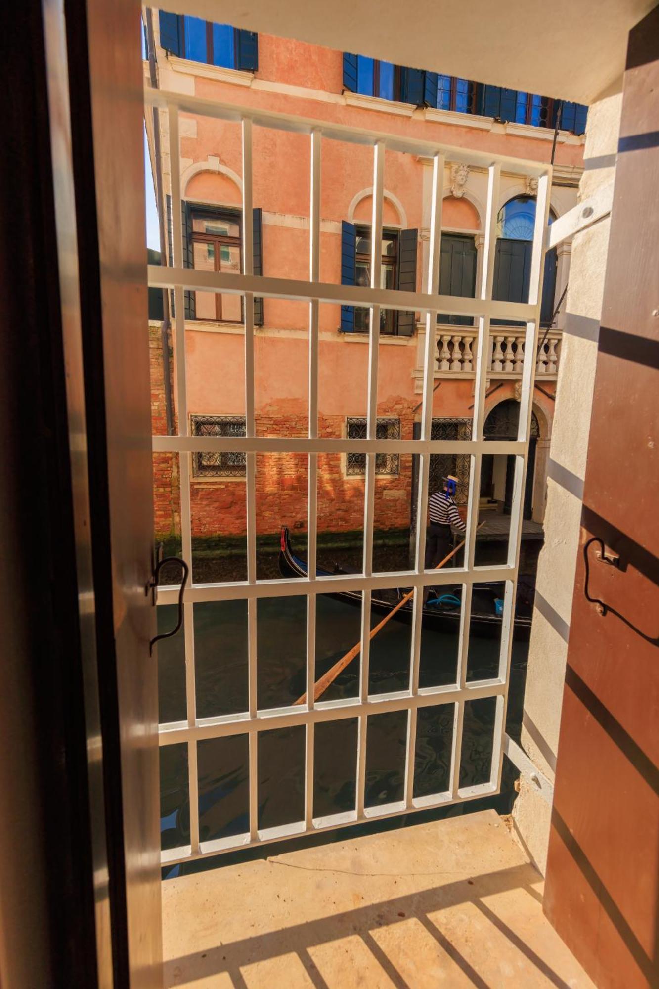 Ca' San Giacomo Canal View Apartament Wenecja